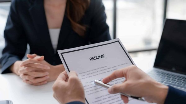 Comment enlever du feutre indélébile sur une voiture ?