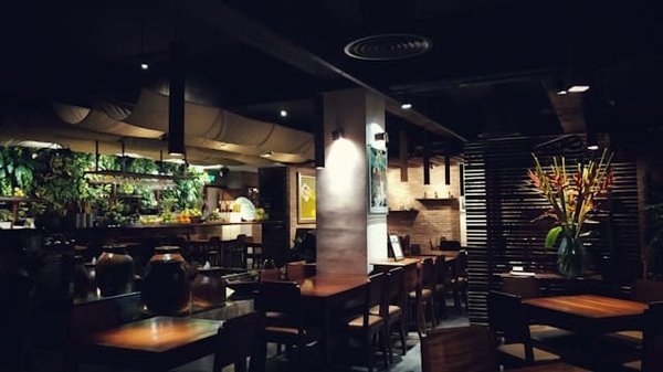 Comment les restaurants peuvent-ils utiliser des programmes de fidélité numériques pour encourager les commandes répétées ?